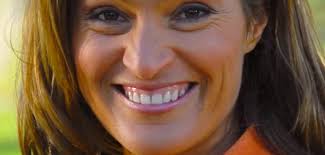 Saba Douglas-Hamilton : sa biographie, filmographie, et quelques photos