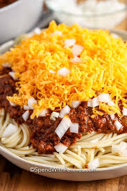 Collection by carriet miller • last updated 2 weeks ago. Cincinnati Chili Servi Sur Des Spaghettis Recette Facile Et Saine