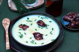 Veloute D Endives Chevre Et Miel De Carinne Teyssandier Happy Papilles Recette Endives Veloute Endive Fromage De Chevre Frais