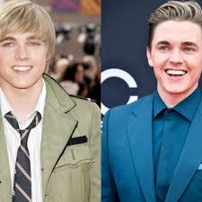 Smooth and sexy is the main idea for this hairstyle. Jesse Mccartney 2019 Where Is The Beautiful Soul Singer Now