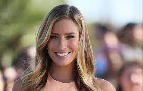 Renee bargh is an australian entertainment reporter who is famous as a host of channel v. Renee Bargh Wiki Bio Age Boyfriend Instagram The Voice Net Worth Wikibioage