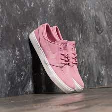 The pink insole with speckles of paint give color creates an exciting accent to the shoe. Kinderschuhe Nike Stefan Janoski Gs Elemental Pink Elemental Pink