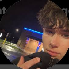 lucas 🫟 (@lucas.burton07)