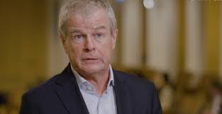 NAVIGATING GLOBAL RISKS