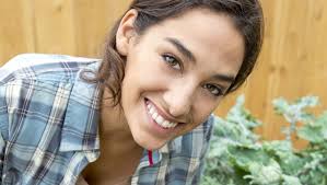 Spring Home Show Celebrity: DIY Network's Sara Bendrick will make you love  your yard