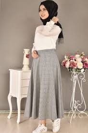 Modamerve Tesettur Ekose Etek Modelleri Moda Tesettur Giyim High Waisted Skirt Fashion Outfits