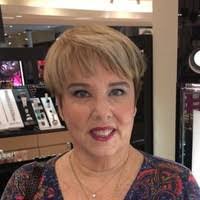 Kim Tyndall's Instagram, Twitter & Facebook