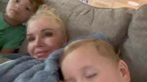 Debbie Hooten's Instagram, Twitter & Facebook