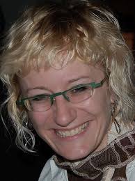 Digging Deeper::MySpace, Wikipedia Cope With Growing Pains