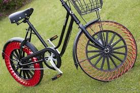 パンク知らず 空気充填不要のタイヤ 車も自転車もエアレス カーナリズム 自転車 タイヤ パンク