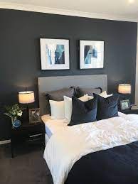 The bedroom, an oasis of calm for the beginning and end of your day. Liebe Alle Farben Dunkelblau Grau Weiss Dunkelblau Farben Liebe Blue Master Bedroom Gray Master Bedroom Bedroom Interior