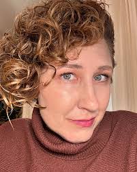 Brooke Noble's Instagram, Twitter & Facebook