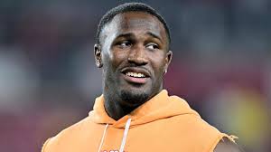 Are Eagles looking to trade Devin White? Nick Sirianni updates status of  veteran LB ahead of season opener