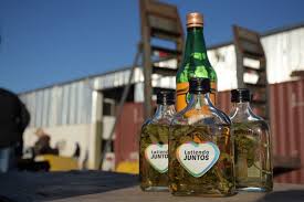 Caña con ruda, chamamé que evoca la tradición del paraguay y del litoral argentino de matar el agosto tomando un vaso de caña con ruda macho el día 1 de agosto para no enfermarse ese mes. Cana Con Ruda Para Recibir Agosto
