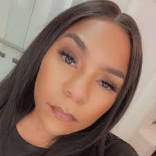 I'm really surprised that all of a sudden there's all this Keith Lee  slander. Everyone who go to these shows aren't celebrities. However Keith  Lee is social media influences and has blessed