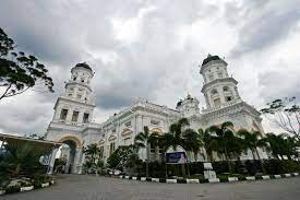 They are the royal bakar museum and the sultan abu bakar monument. Sultan Abu Bakar Mosque Johor Malaysia Johor Mosque Tourism