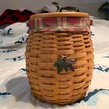 Some like to get one or two signatures on many of for instance, signatures from grandma bonnie (dave longaberger's mom) & dave longaberger himself could add up to $100 to a basket's value! Decorative Collectibles New Longaberger Orchard Park Plaid Fabric Liner For Small Fruit Basket Collectibles Blakpuzzle Com