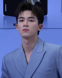 Vương Tinh Việt là nạn nhân bạo lực học đường, xuất sắc đỗ đại học tuổi 15 