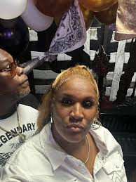 Share Date night pictures. 🖤