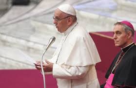 E' il dono che papa francesco ha voluto fare ai bimbi ricoverati per regalare loro un sorriso in più in occasione della santa pasqua. Papa Francesco A Donatori Presepe E Albero Di Natale Chi E Piccolo E Libero Da Ogni Smania Di Apparire Agensir