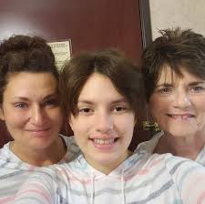 Found in Edison 2/16/17 at the Plaza Diner Rt27. Email amra444@msn.com if  yours.