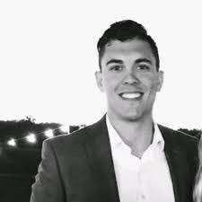 Sarah Schieffer's Instagram, Twitter & Facebook