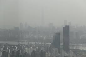 중국발 황사 유입으로 오후 2시부터 서울 지역엔 미세먼지 경보가 발령된 상태. ì¤'êµ­ì„œ 3ë°•4ì¼ ë¨¸ë¬¼ë˜ í™©ì‚¬ ì˜¤ëŠ˜ ë‹¤ì‹œ ë‚ ì•„ì™€ í•œë°˜ë„ ë®ì¹œë‹¤ ì¤'ì•™ì¼ë³´