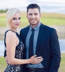 Tony finau and steven tinoco set a new guinness world record for most golf balls caught in one minute from 100 meters away. Paige Spiranac Engaged To Fiance Soon To Be Husband Is Very Handsome Net Worth Vergewiki