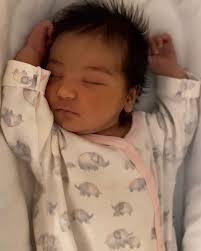 Dois meses da nossa bonequinha sorridente! 🥰🩷 Te amamos Alice, “você é um  pedacinho do céu aqui em baixo🎶🫶🏼”