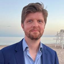 Dennis Flannery's Instagram, Twitter & Facebook