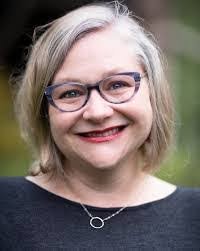 Renee Bratcher's Instagram, Twitter & Facebook