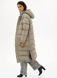 Pin By Bml On Clothes And Makeup I Love In 2020 Coats For Women Best Jeans For Women Puffer Coat