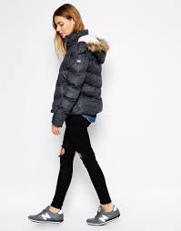 Fourrure naturelle de renard ou imitation fourrure en polyester, à vous de choisir Comment Bien Porter La Doudoune Bien Habillee
