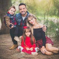 He is an actor and composer, known for ibiza (2018), empire (2002) and un paso adelante (2002). Los Hijos Del Cantante Luis Fonsi Han Crecido Mucho Y Asi Lucen Hoy