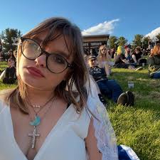 julie pinter🧸🪞 (@julieisaway) • Instagram photos and videos