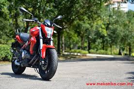 Like all other tnt, this one too has an aggressive styling and sharp italian features. Karekter Tunggangan Benelli Tnt 300 Mekanika