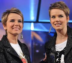 From wikimedia commons, the free media repository. D Toth Kriszta Es Osvart Andrea Pixie Bob Hairstyles Bob Hairstyles Short Hair Styles