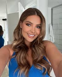 Sarah Harris's Instagram, Twitter & Facebook