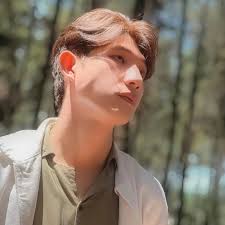 Eighteen Members Profile (Updated!)