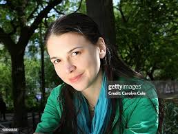 32 Carolyn Sutton Photos & High Res Pictures