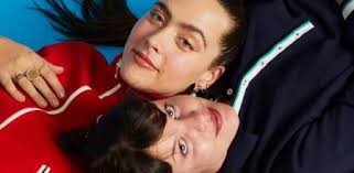 Hinds, las teloneras que escogió Chris Martin tras recomendarlas durante la  pandemia