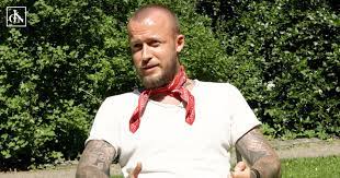 Having been raised under the mantra follow your dreams and being told they were special, they tend to be confident and tolerant of. Svindelsiktede Carl Aksel 24 Snakker Ut Jeg Har Vaert Sleip