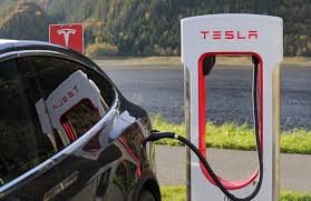 Tesla model 3 este construit complet ca un automobil electric, având o structură din oțel de foarte mare rezistență și un centru de greutate solid, coborât. Tesla Heads To Romania Themayor Eu