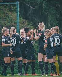Sophia kleinherne, virginia kirchberger, merle frohms, laura. Eintracht Frankfurt Frauen Zu Gast Sporthotel Grunberg