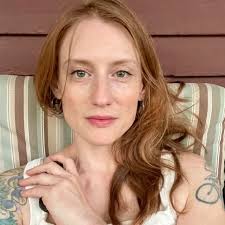 Sarah Hutto (@huttopia) • Threads, Say more