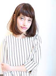 内側に入りやすくカットします まとまり抜群のロブ フェミニン ファッション フェミニン ヘアスタイル