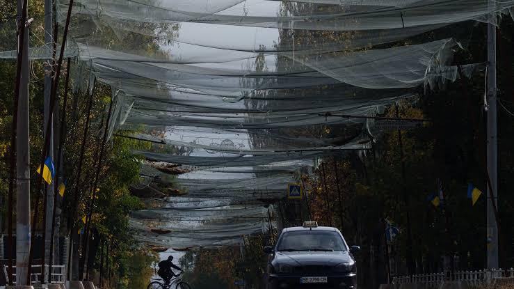 Russia-Ukraine Truce Allows Humanitarian Aid and Civilian Evacuations in Oleshky