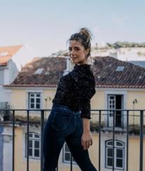 Isabel silva (santa maria de lamas, 8 de maio de 1986) é uma apresentadora de televisão portuguesa. Isabel Silva Apaixonada Namorado Quebra Silencio E Conta Tudo A Ferver Vidas