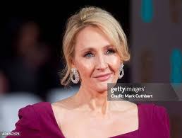 Joanne Waring's Instagram, Twitter & Facebook