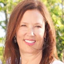 Lynn Nicholas (@lnich523)